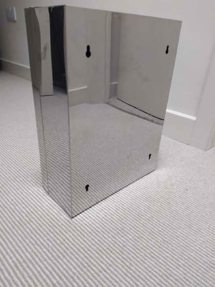 Photo of free Wall mounted bathroom cabinet (Henley-on-Thames RG9) #1