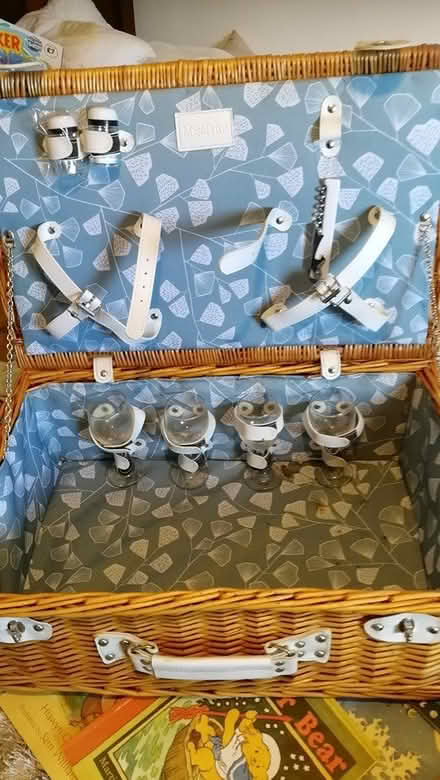 Photo of free Picnic basket, no plates (Meersbrook S8) #1