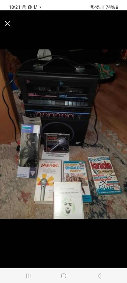 Photo of free Karaoke machine with vhs tapes working and microphone (Fenlake MK42) #1