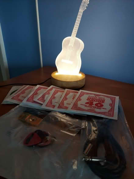 Photo of free Guitar strings, light and plectrums (Morley Green SK9) #1
