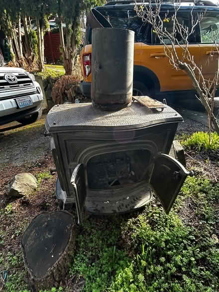 Photo of free Old stove (Maple Leaf) #1