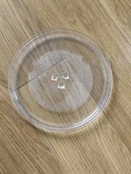 Photo of free Glass Microwave Plate (Sunbury-on-Thames TW16) #1