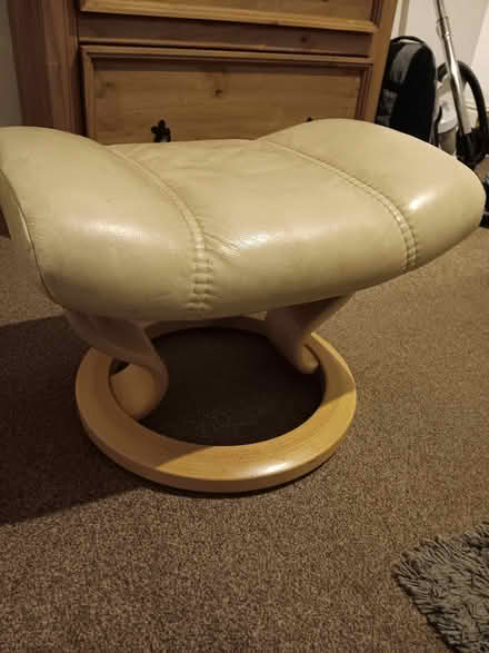 Photo of free Cream leather Foot Stool (CV6- Keresley) #1