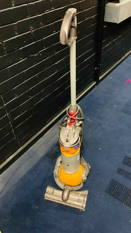 Photo of free Dyson vacuum (Belbroughton Road, Oxford OX2) #1