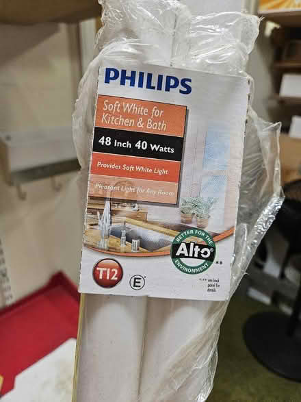 Photo of free two 4' fluorescent tubes (Poughkeepsie) #2