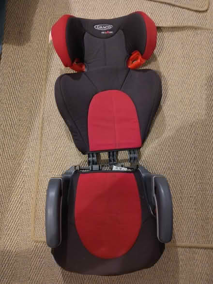 Photo of free Children's car seat (SL6 Cox Green) #2