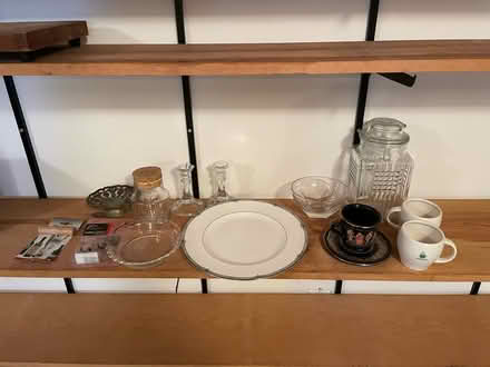 Photo of free Various kitchen/decorative items (Capitol Hill) #1