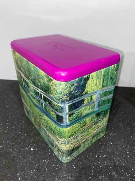 Photo of free Biscuit tin (Hook KT9) #1