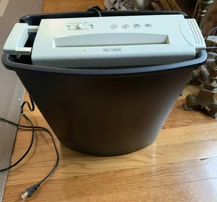Photo of free Paper shredder (Methuen, MA) #1