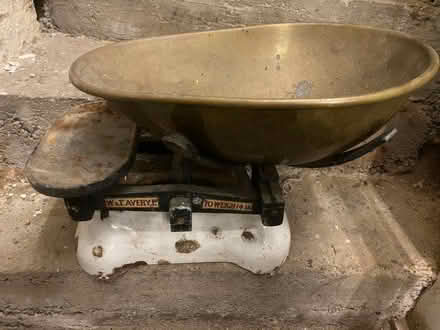 Photo of free Avery scales (Castlefields SY1) #1