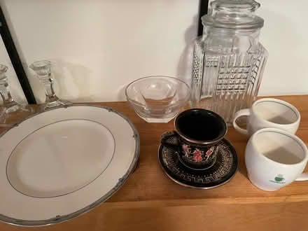 Photo of free Various kitchen/decorative items (Capitol Hill) #3