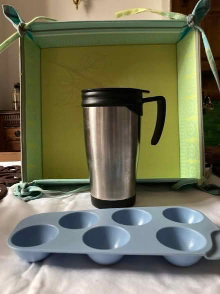 Photo of free cloth covered bread tray & small icecube tray (Honor Oak SE23) #2