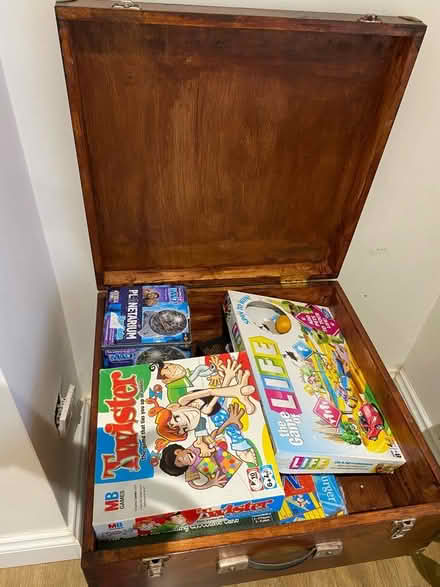 Photo of free Vintage table (WD18) #2