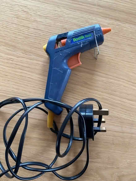 Photo of free Small hot glue gun (SW18) #1