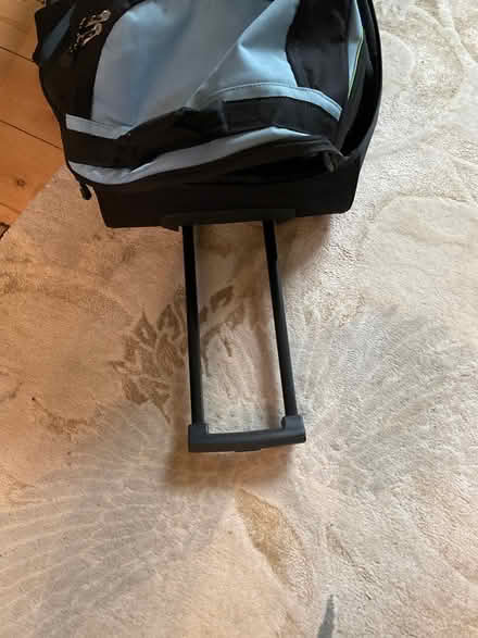 Photo of free Large Holdall with wheels & handle (Chalk Farm NW1) #3