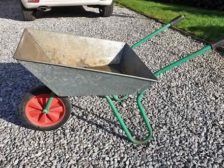 Photo of Wheelbarrow (pembeton) #1