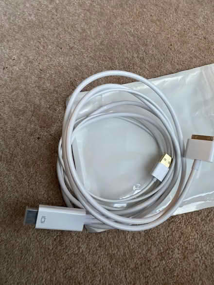 Photo of free Apple 30 pin connector to HDMI cable (Odd Down) #2