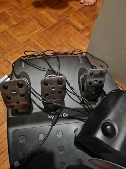 Photo of free Xbox controller (TW16) #2