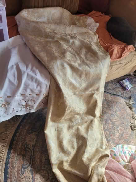 Photo of free Lots of nice current and crib shee (08820) #4