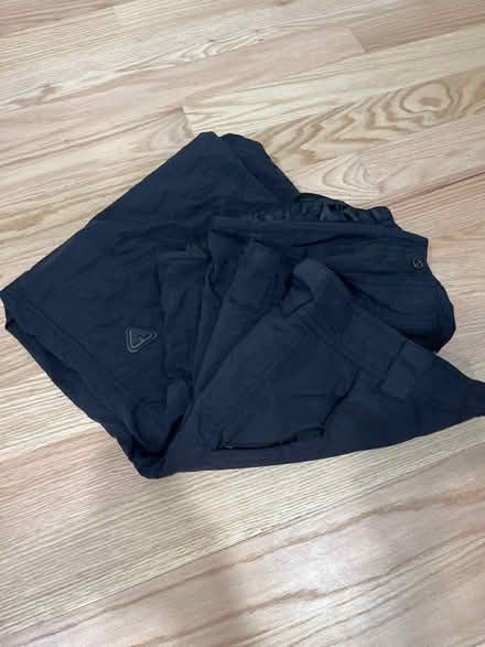 Photo of free Men's large snowboard pants (Petworth) #1