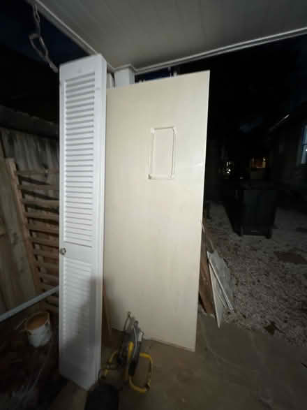 Photo of free fiberglass shower panels (Woodland heights) #1