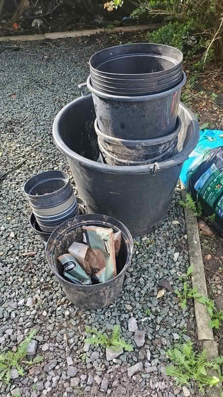 Photo of free Garden plant pots (Hounslow TW5) #1