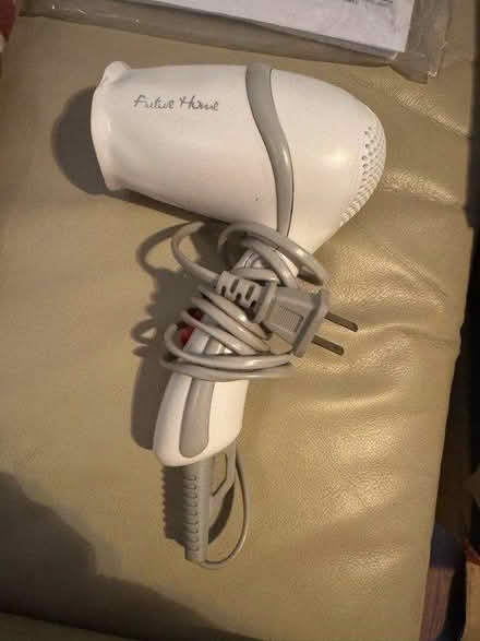 Photo of free Small hairdryer (SE16 Rotherhithe) #1