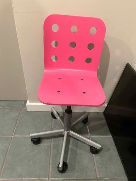 Photo of free Kids desk chair (Arlington Heights) #1