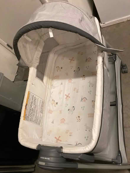 Photo of free Graco Bassinet (Emeryville) #1