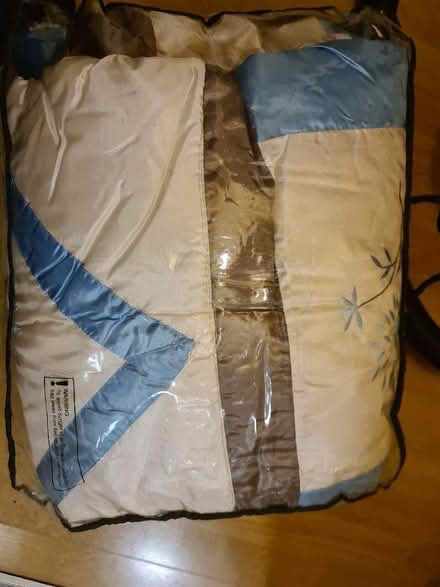 Photo of free King size bedspread with pillowcases (Tower Gardens Estate N17) #1