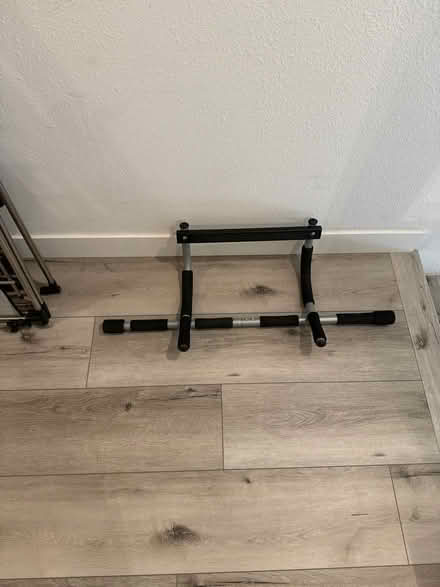 Photo of free Pull up bar (Uptown Oakland) #1