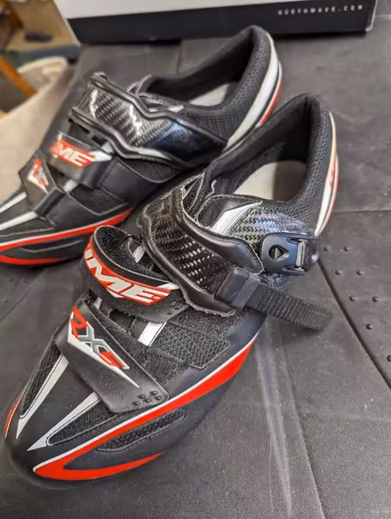 Photo of free Mens cycling shoes size 8.5 / 42.5 (Royston) #3