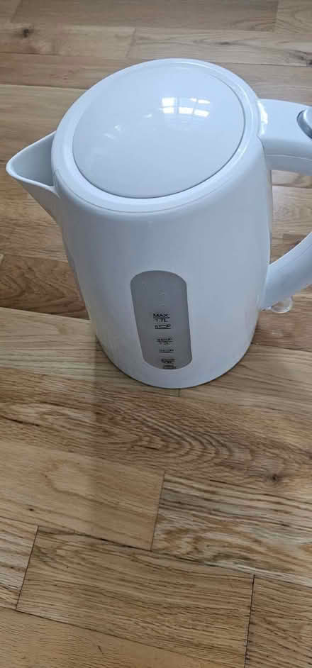 Photo of free White kettle from George/Asda Home (Chapel End E4) #3