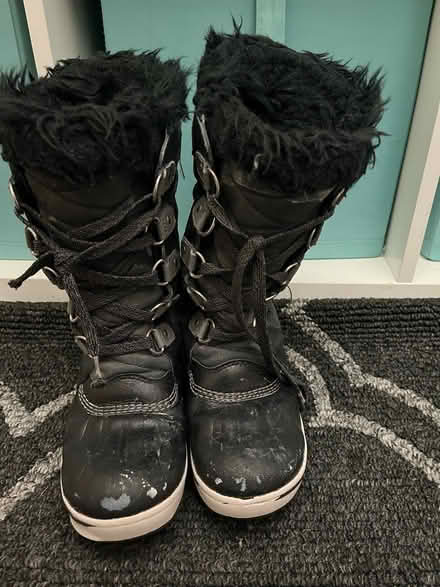 Photo of free Sorel Boots Size 4 Kids - used (Richmond Hill) #2