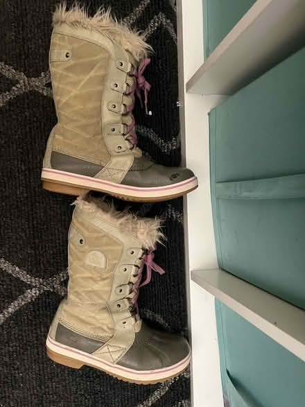 Photo of free Sorel Boots Size 7 Kids - used (Richmond Hill) #1