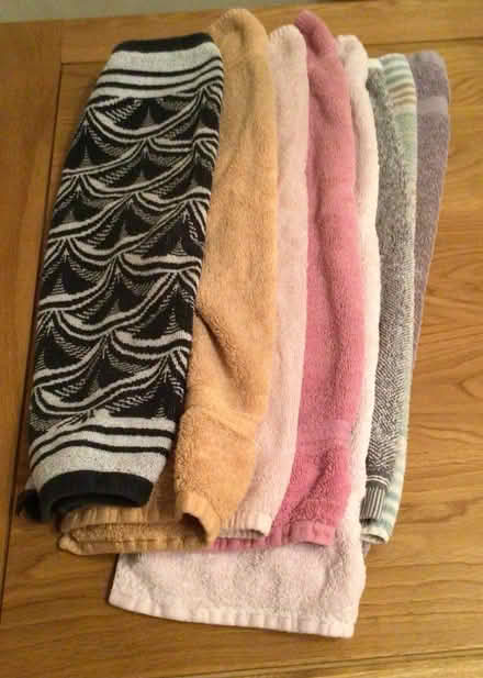 Photo of free Hand/guest towels (Bannockburn FK7) #1