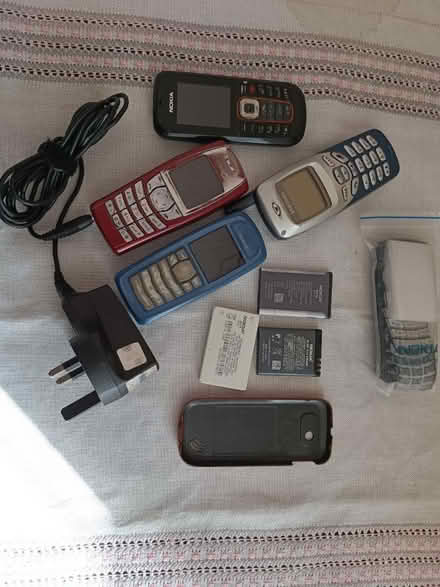 Photo of free Classic mobile phones (Winnersh RG41) #1