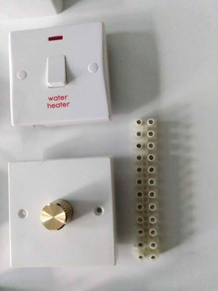 Photo of free Various electrical items (Shurdington GL51) #1