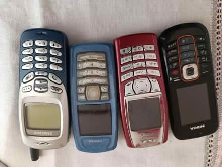 Photo of free Classic mobile phones (Winnersh RG41) #2
