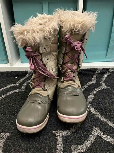 Photo of free Sorel Boots Size 7 Kids - used (Richmond Hill) #2