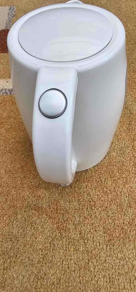 Photo of free White kettle from George/Asda Home (Chapel End E4) #2