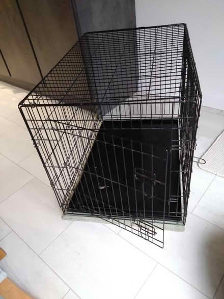 Photo of free Dog Cage and bowls (Burbage LE10) #3