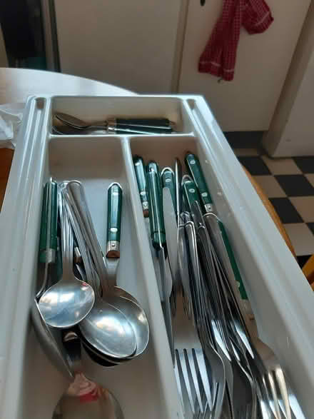 Photo of free Various kitchen stuff (Rothley) #1