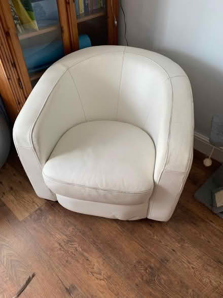 Photo of free White leather style tub chair (Hoddesdon SG13) #1