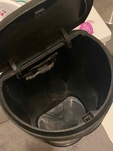 Photo of free Touch top Kitchen bin (Woodlesford, LS26) #4