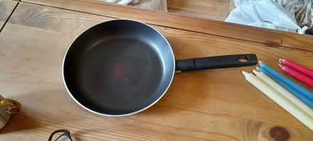Photo of free Bowls and Frying Pan (CT2) #1