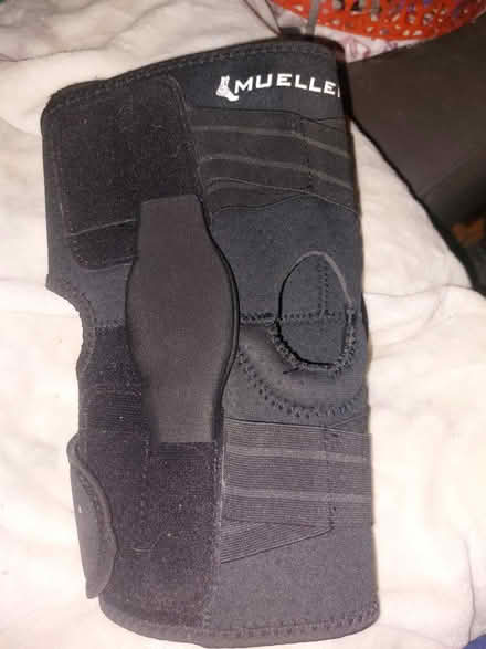 Photo of free Mueller knee brace (Jamaica new york) #1