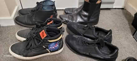 Photo of free Mens size 9 to 9.5 shoes (E16) #1