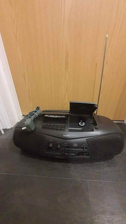 Photo of free CD / Tape Player (Galgate LA2) #2