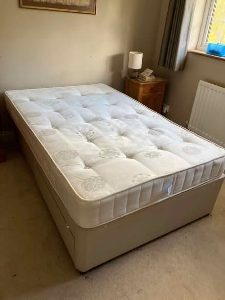 Photo of free Bed (Beaconsfield HP9) #1